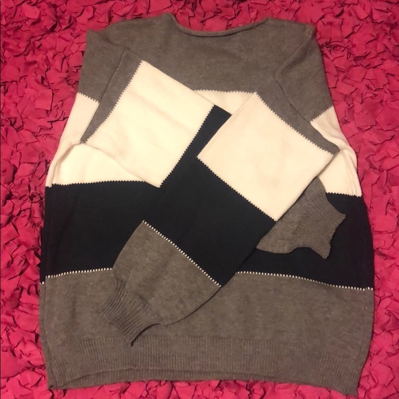 Women’s color block sweater - Picture 2 of 3